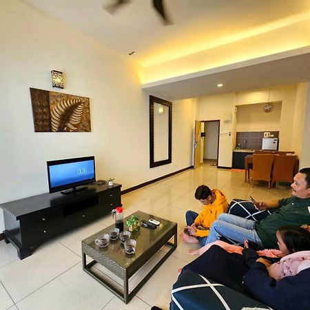 Paragon Water Themepark Suites Melaka By Ggm Exterior photo