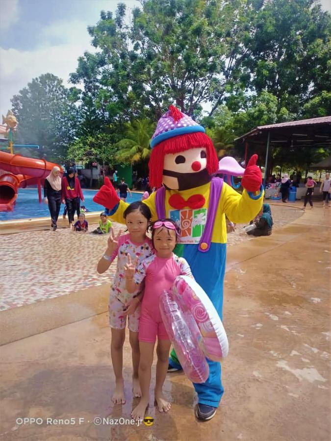 Paragon Water Themepark Suites Melaka By Ggm Exterior photo