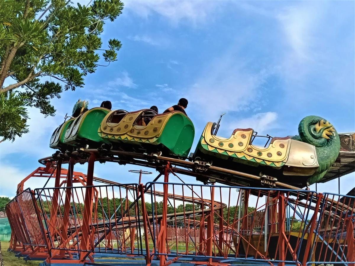 Paragon Water Themepark Suites Melaka By Ggm Exterior photo