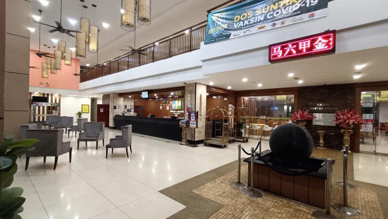 Paragon Water Themepark Suites Melaka By Ggm Exterior photo